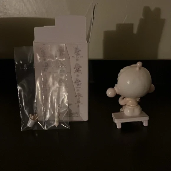 Skull Panda The Encounter Doll The Warmth Collectible Figurine with Box - Picture 6 of 8